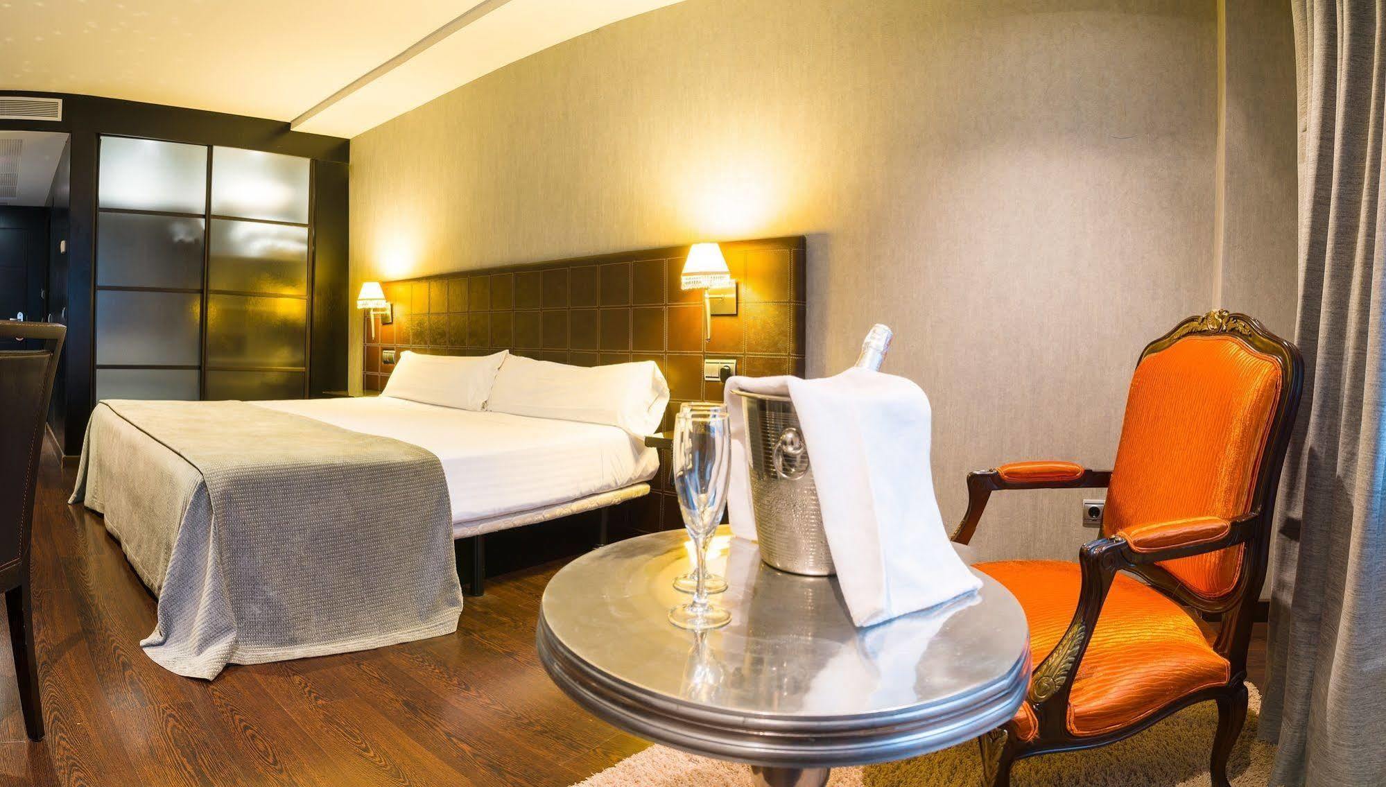 Iberik Santo Domingo Plaza Hotel Oviedo Dış mekan fotoğraf
