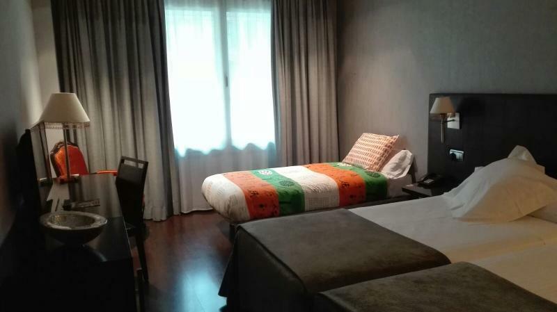 Iberik Santo Domingo Plaza Hotel Oviedo Dış mekan fotoğraf